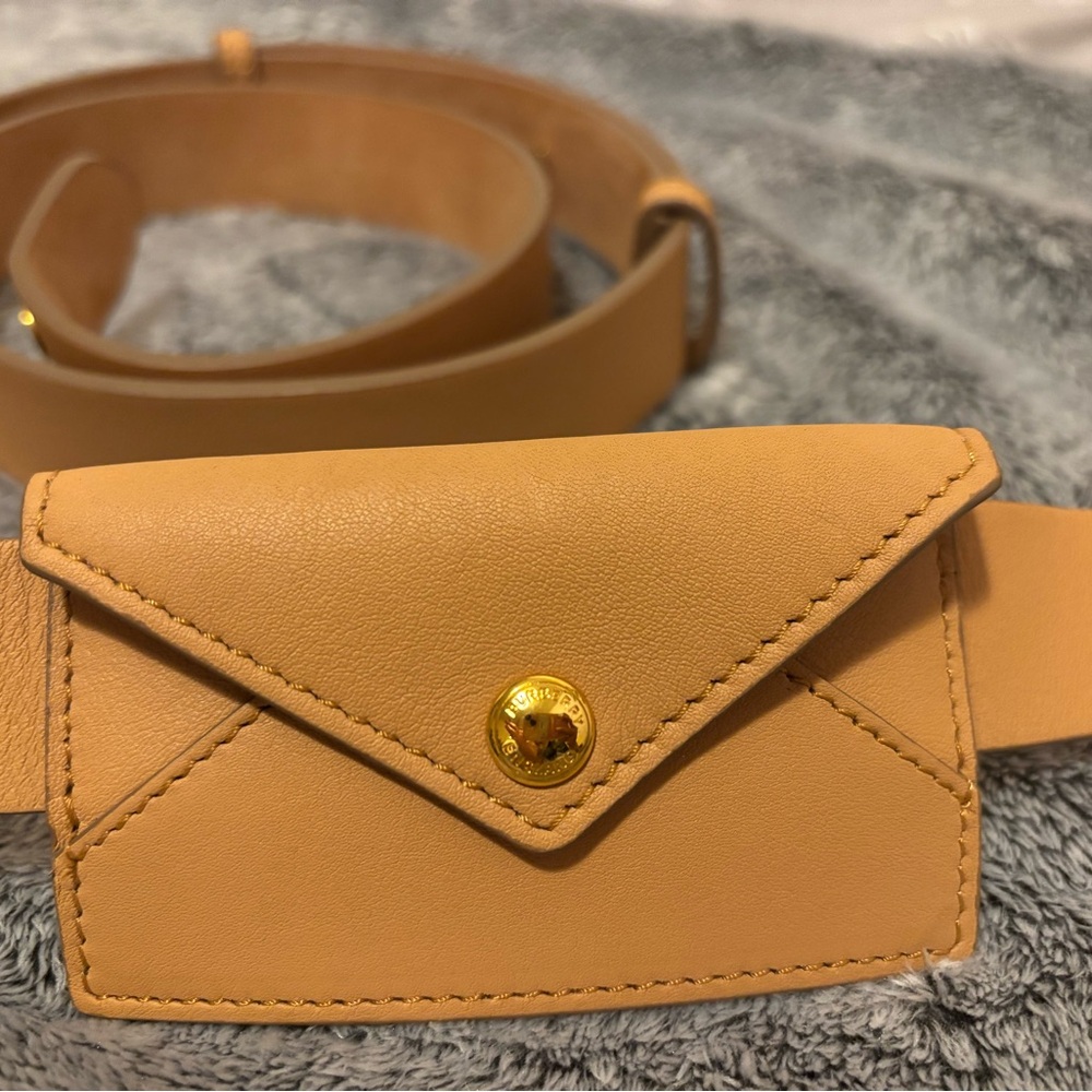 Burberry Adjustable Leather Belt with Credit Card Envelope | Size 40 | Authentic